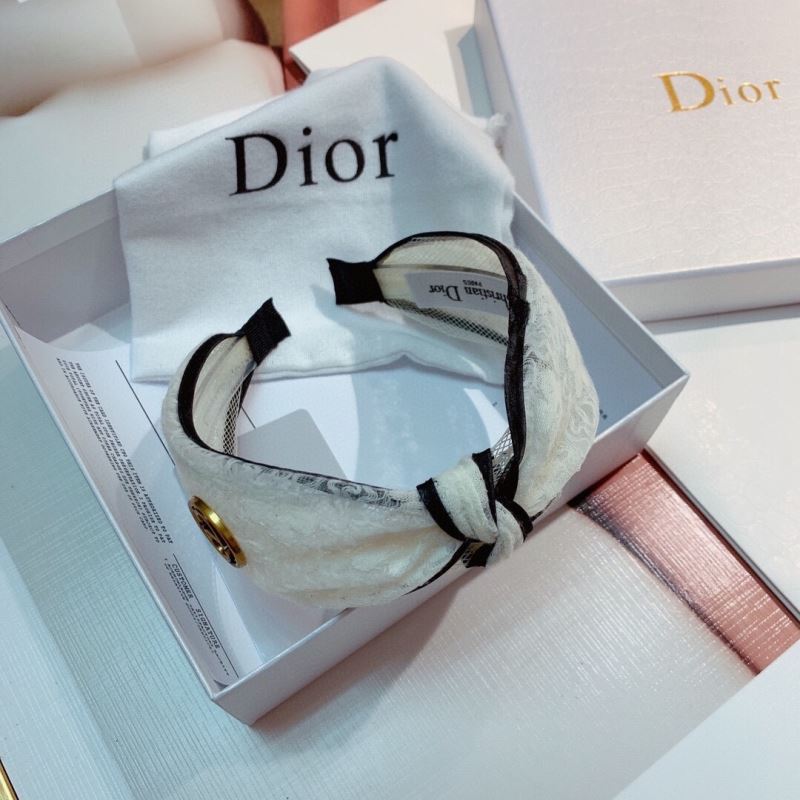 CHRISTIAN DIOR